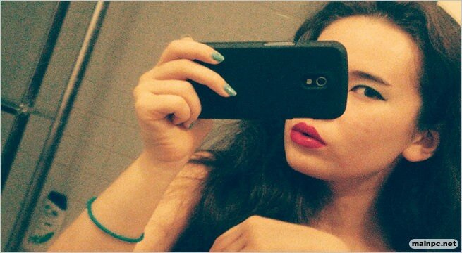 mirror selfie